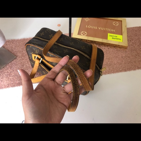 Louis Vuitton Cite - Picture 6 of 8